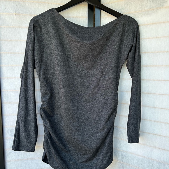 Kiragrace Gray Asymmetrical Long Sleeve - Picture 1 of 2